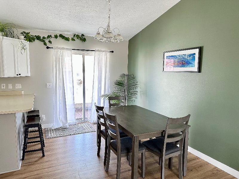 6 person table in dining area