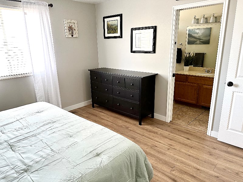 upstairs master bedroom - direct access to upstairs bathroom