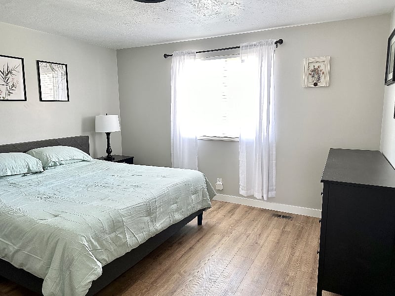 upstairs master bedroom