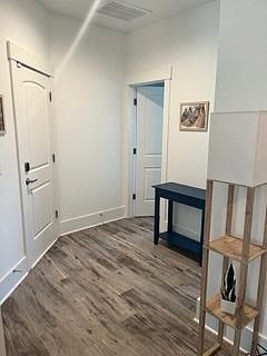 Entry to bathroom and bedroom