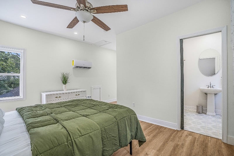 2nd floor bedroom with ensuite bathroom