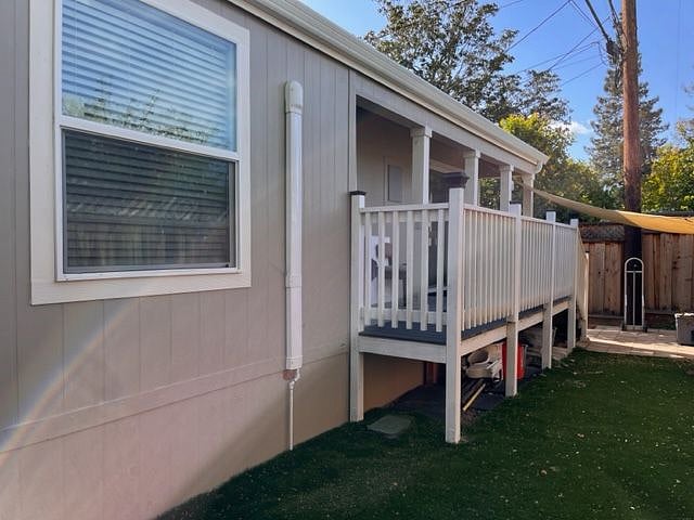 Another view of entry to house and
deck area