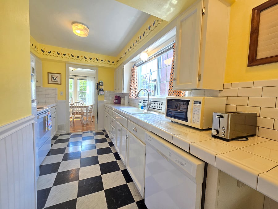 Dishwasher, toaster, microwave.