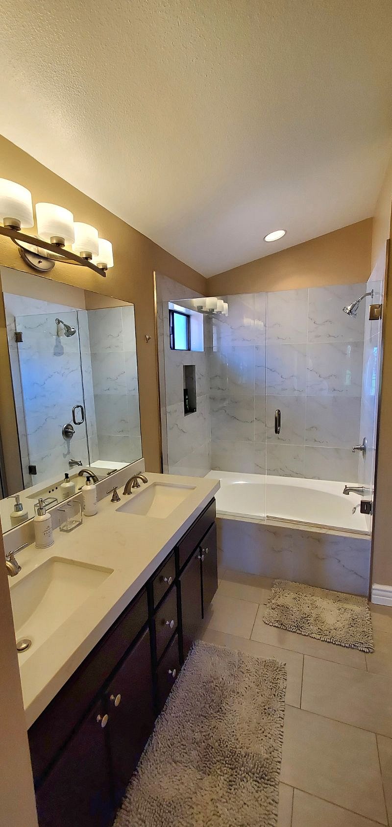 Master Bedroom Bathroom