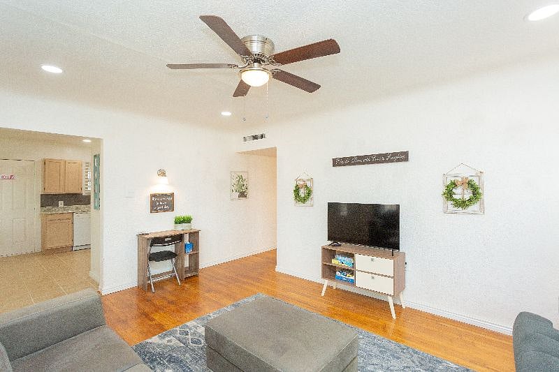 Furnished Finder property 519771_1 photo 6