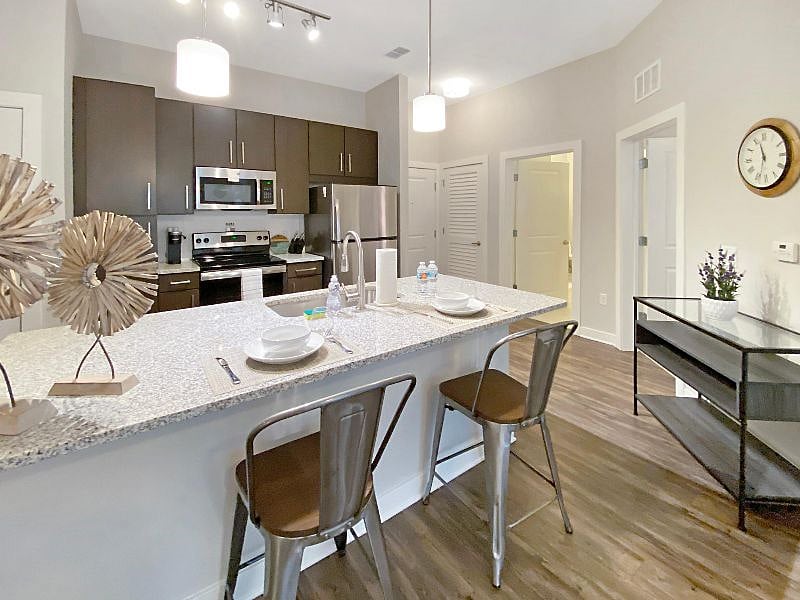 Furnished Finder property 520012_1 photo 6
