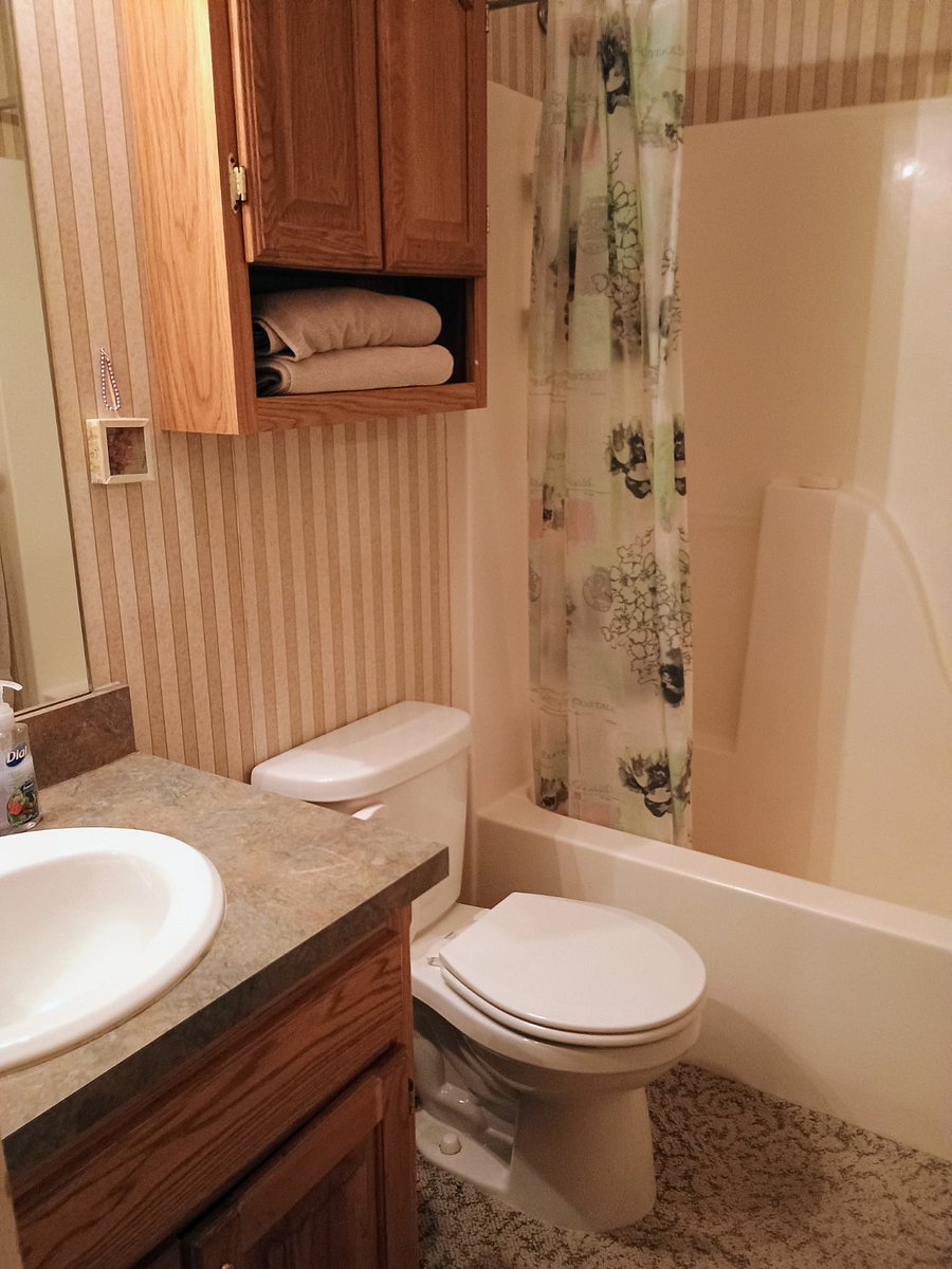 Shared bathroom in main level