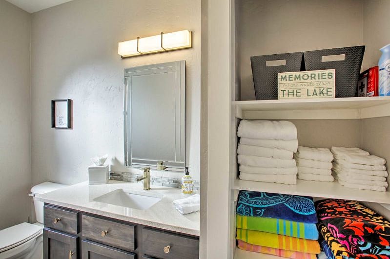 Main Floor 1/2 bathroom