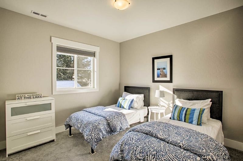 2 Twins Bedroom