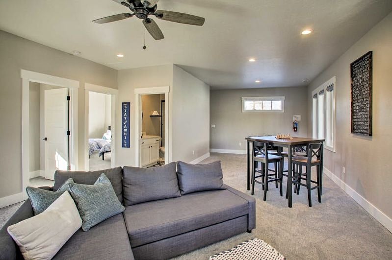 Upstairs Living Area