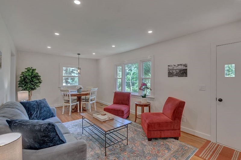 Furnished Finder property 520389_1 photo 2