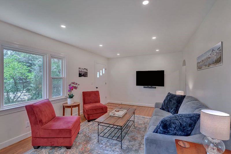 Furnished Finder property 520389_1 photo 3