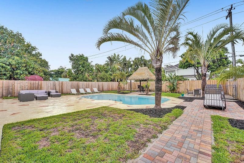 Furnished Finder property 520491_1 photo 32