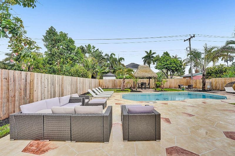 Furnished Finder property 520491_1 photo 33