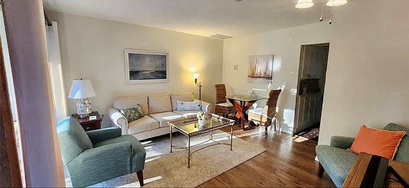 Furnished Finder property 520559_1 photo 3