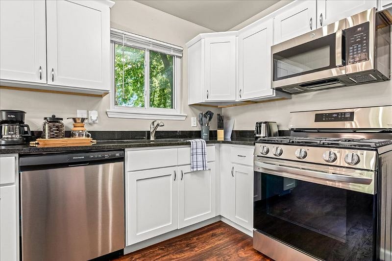 Furnished Finder property 520734_1 photo 7