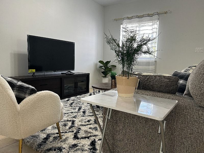 Furnished Finder property 520762_1 photo 3