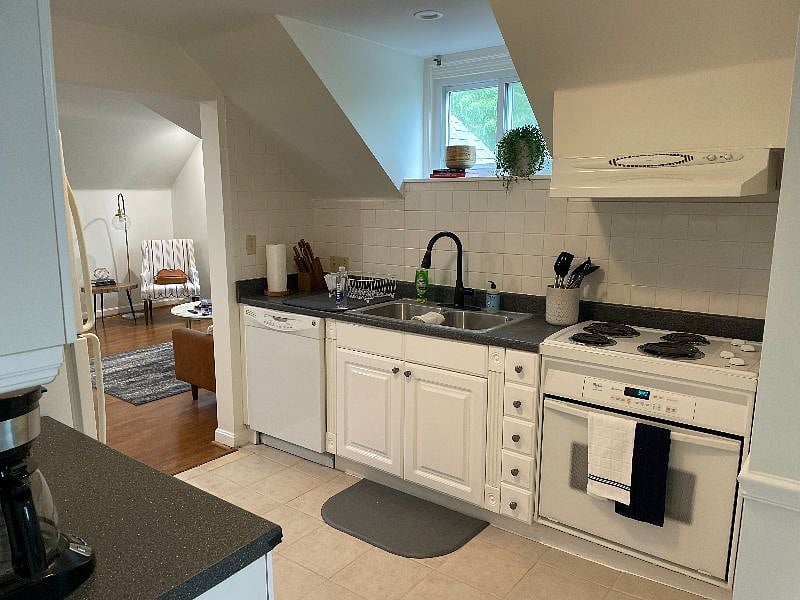Furnished Finder property 520780_1 photo 6