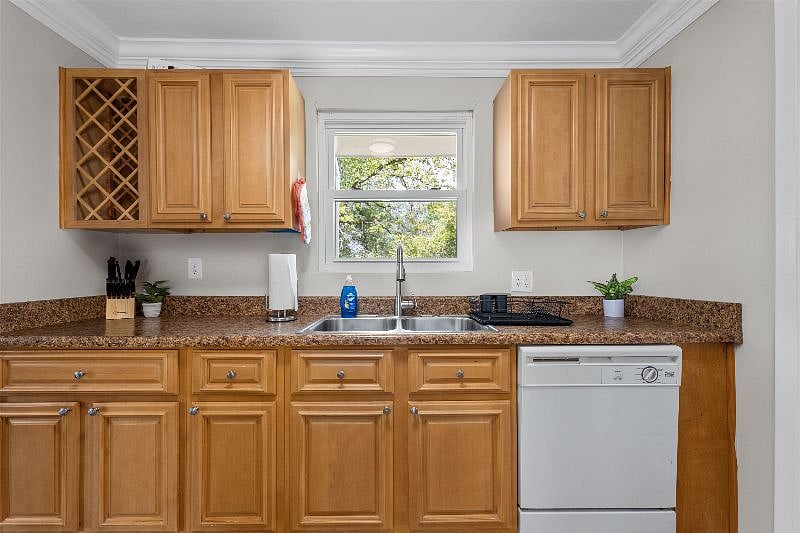Furnished Finder property 520800_1 photo 16