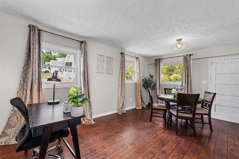 Furnished Finder property 520800_1 photo 21