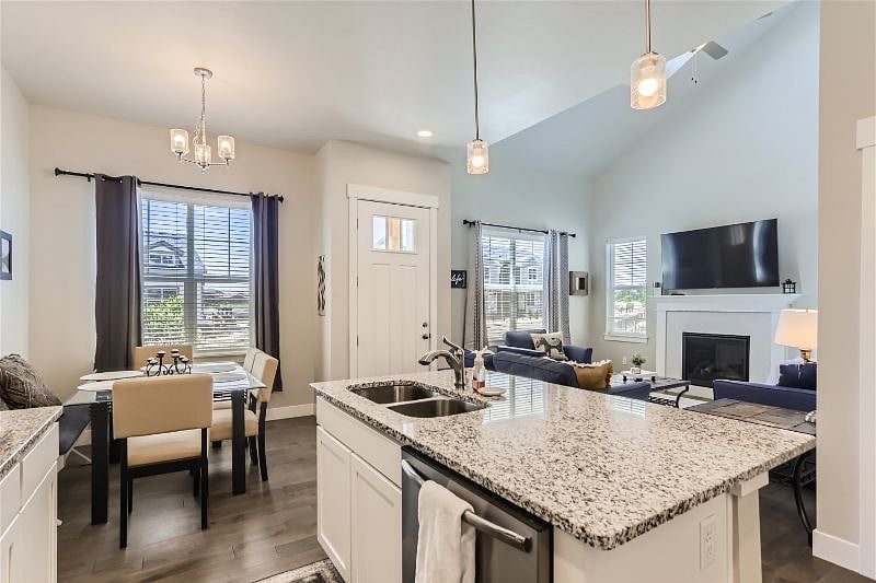 Furnished Finder property 520865_1 photo 3