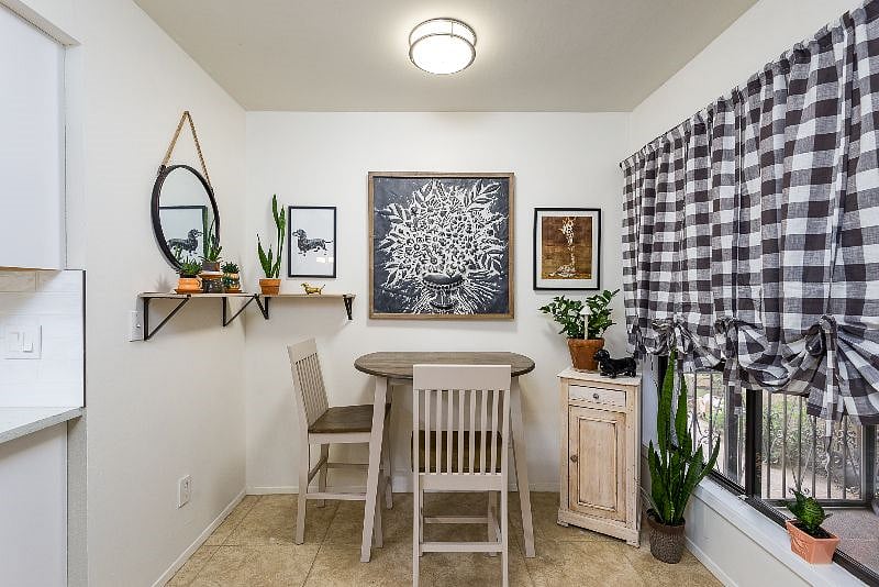 Breakfast Nook
