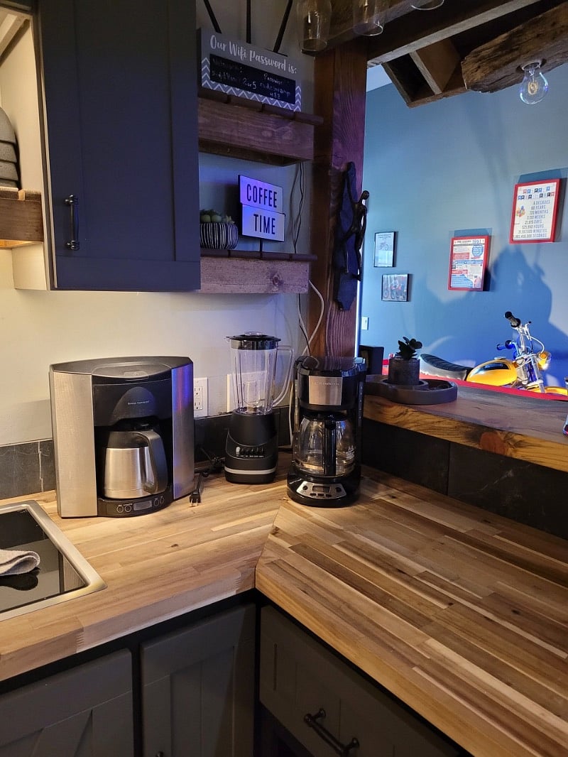 Kitchen Counter.