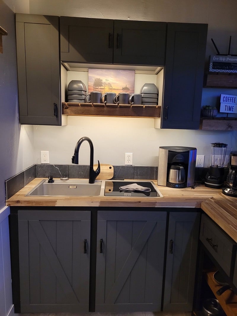 Kitchen Sink & Cabinets.