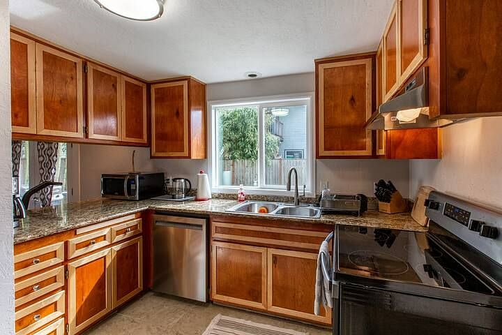 Furnished Finder property 521007_1 photo 8