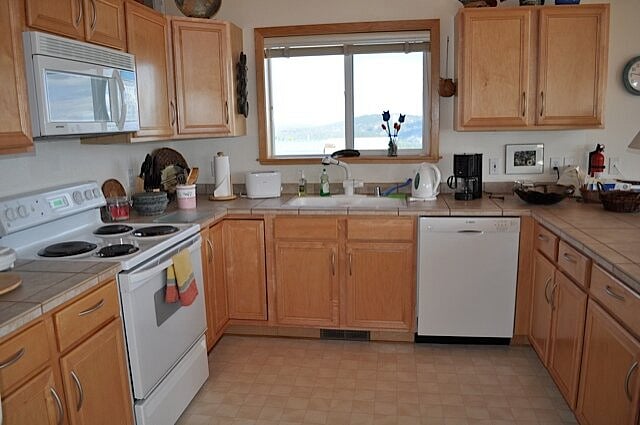 Furnished Finder property 521066_1 photo 6