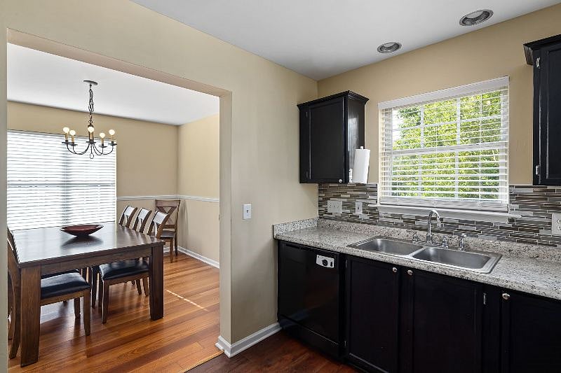 Furnished Finder property 521089_1 photo 8