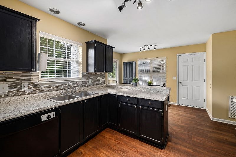 Furnished Finder property 521089_1 photo 9