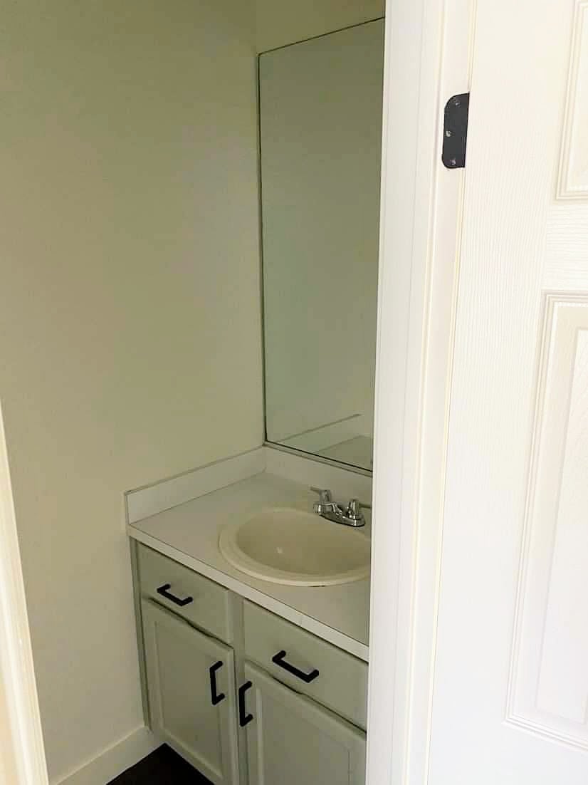 Downstairs Half Bath (Shared)