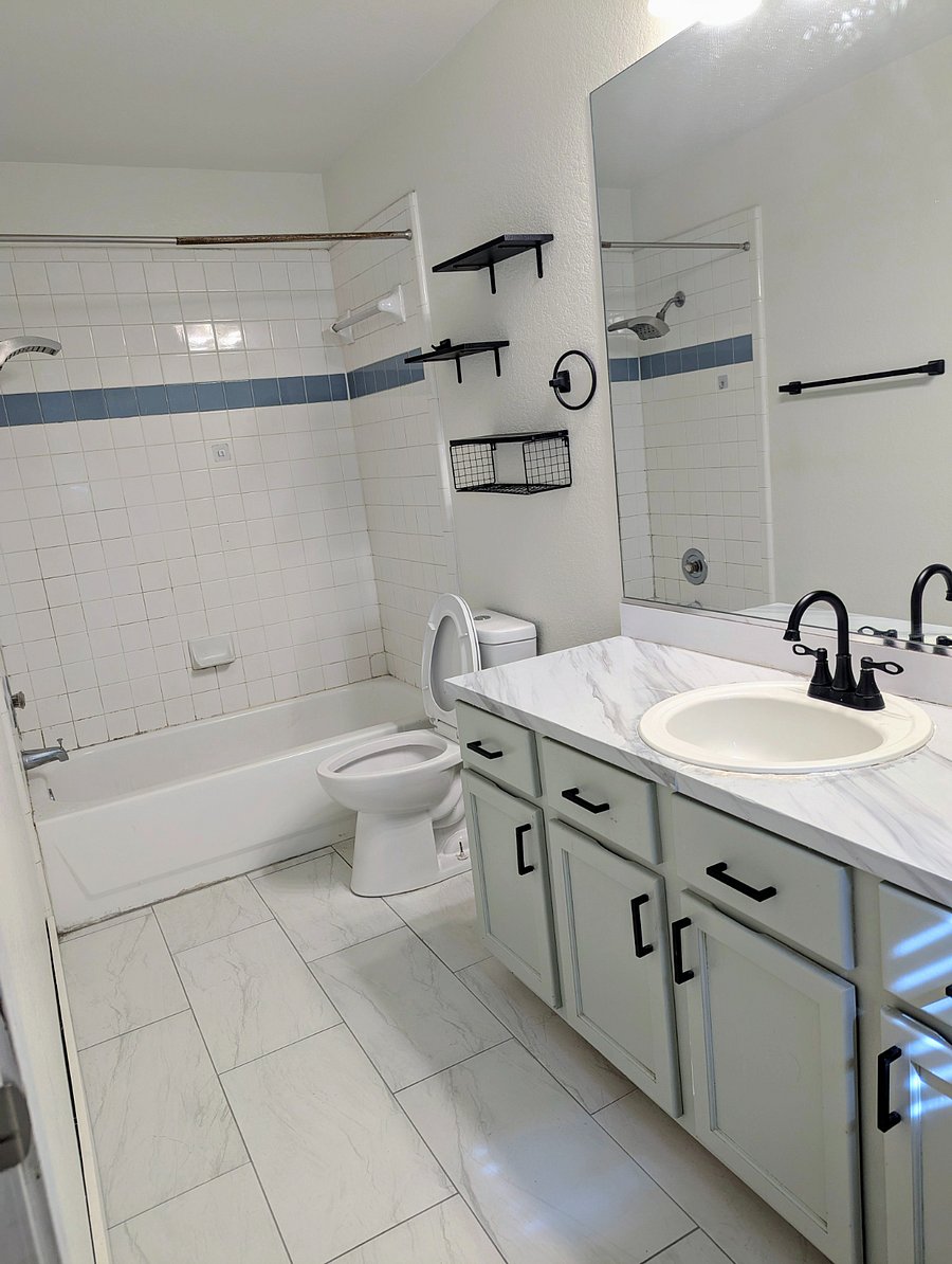 Private Master Bath in Master Bedroom $950/ month-Not Available