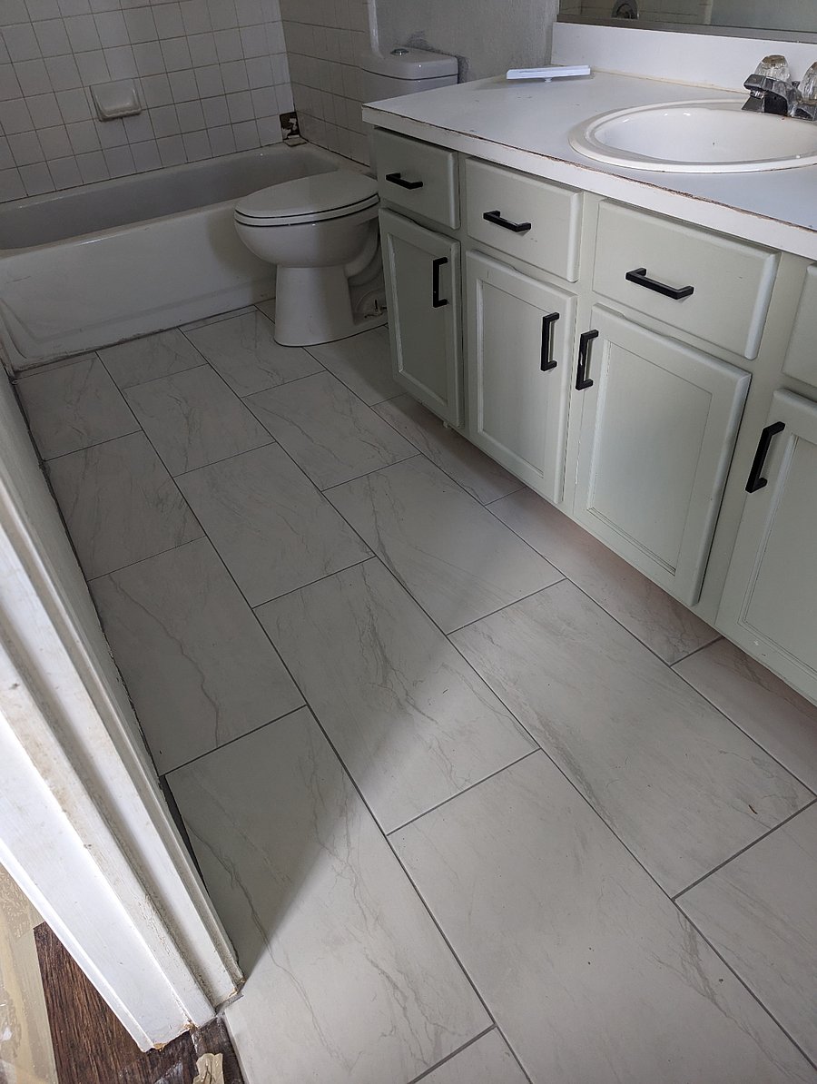 Private Master Bath in Master bedroom $950/ per month-Not Available