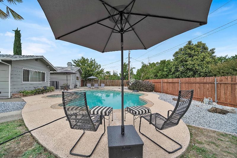 Furnished Finder property 521130_2 photo 47