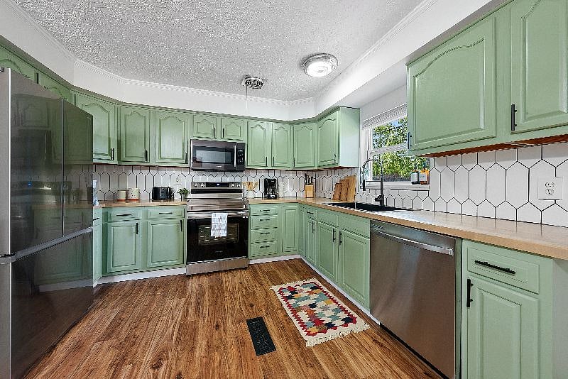 Furnished Finder property 521195_1 photo 3
