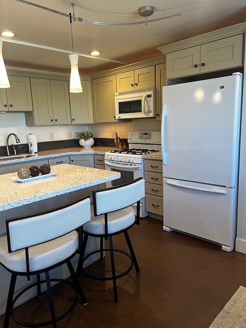 Furnished Finder property 521222_1 photo 3