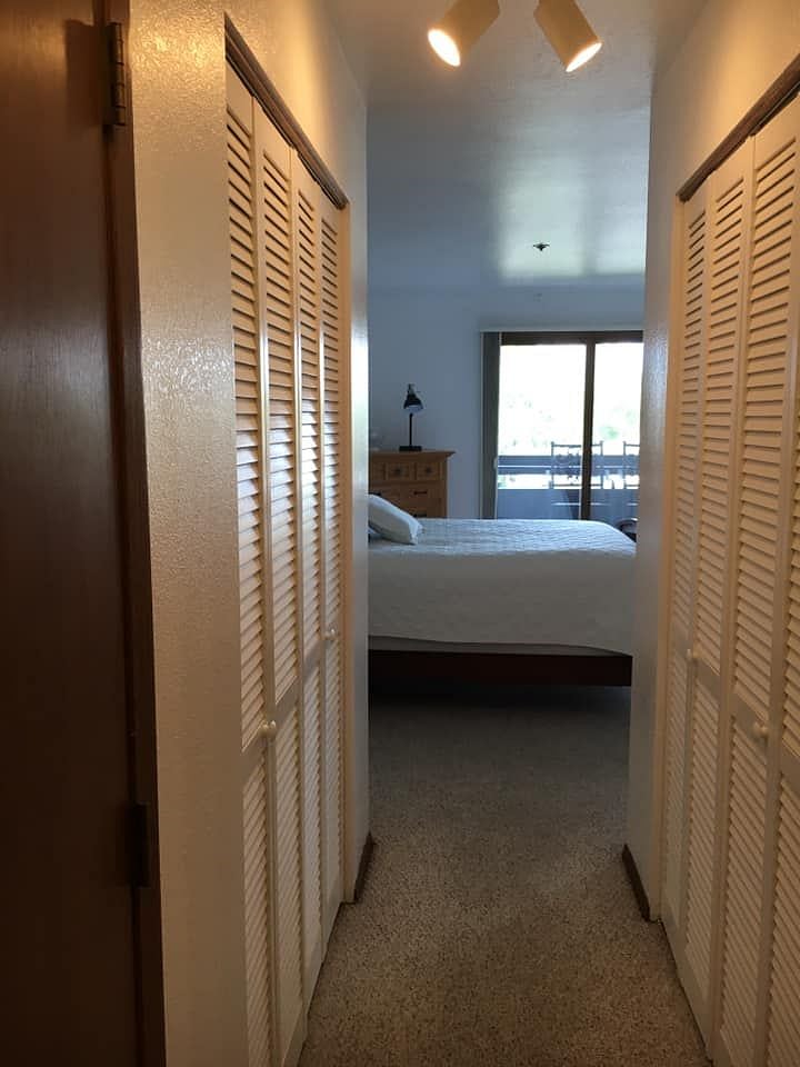 Looking into bdrm from bathroom