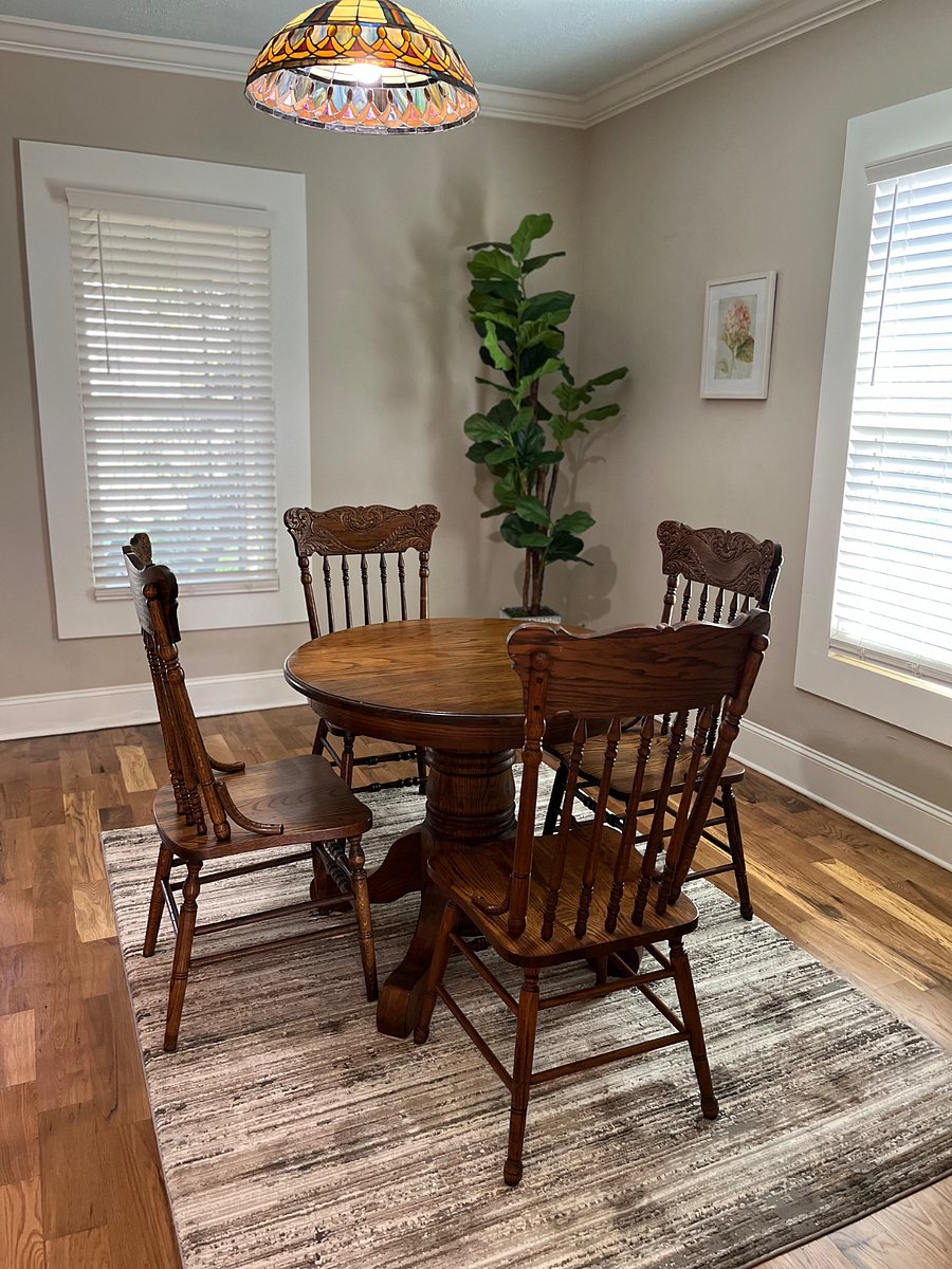 Intimate, elegant dining option