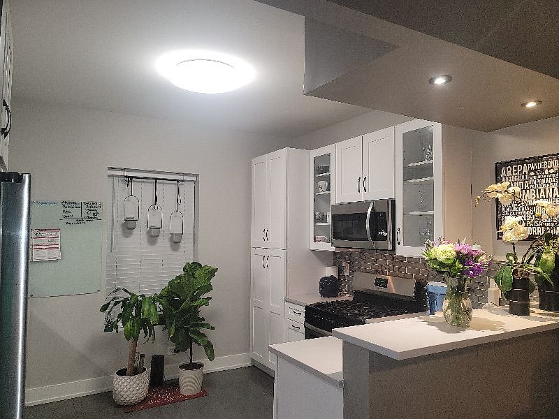 Fully equipped kitchen.