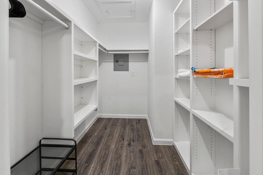 Guest Bedroom Closet