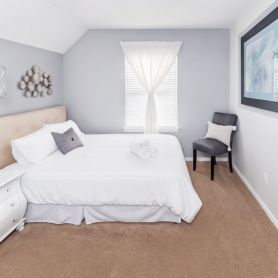 Spacious bedroom with Queen size bed.
