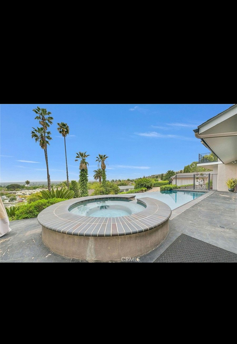 Furnished Finder property 522059_1 photo 3