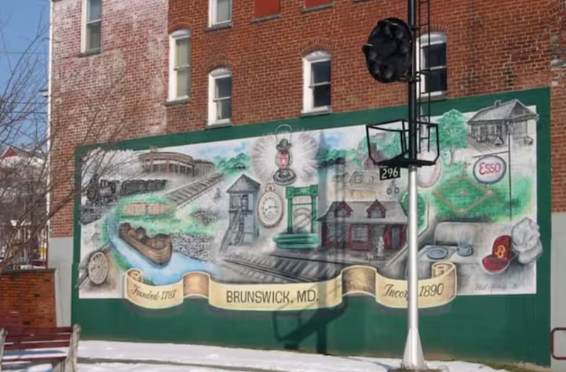 Just a few miles from the property Downtown Brunswick offers outdoor enthusiasts easy parking and access to the C & O NHP Towpath and the Potomac River. Train buffs enjoy the active rail line and Brunswick Heritage Museum
