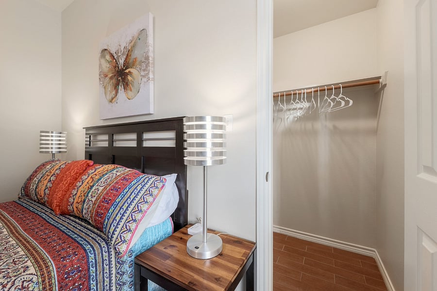 Furnished Finder property 522252_1 photo 18