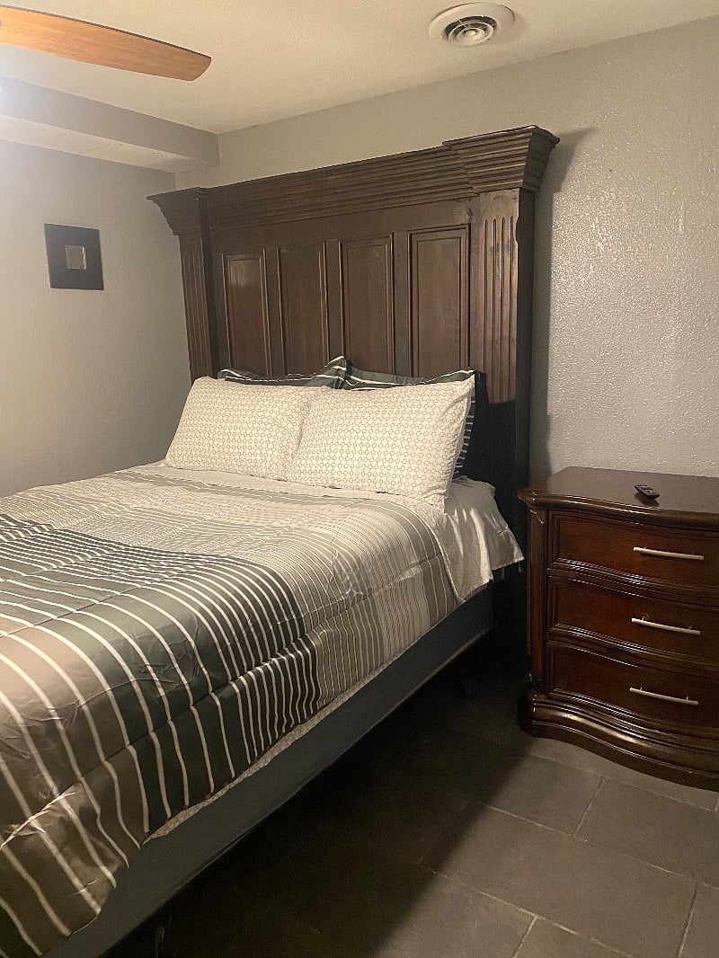 Queen size bedroom