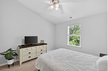 Furnished Finder property 522338_1 photo 11