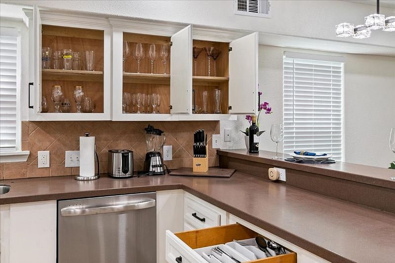 Furnished Finder property 522373_1 photo 5