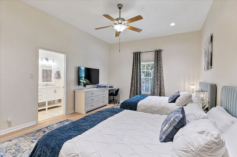 Furnished Finder property 522373_1 photo 18
